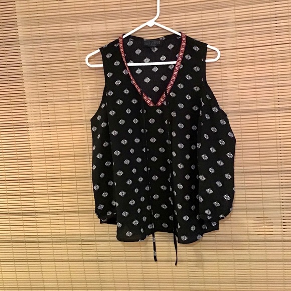 SWEET WANDERER cold shoulder blouse - Picture 3 of 8